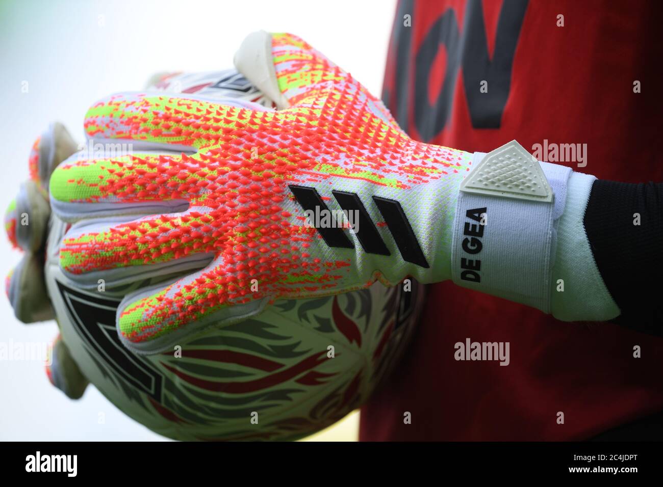Close up detail on the goalkeeper gloves of Manchester United goalkeeper  David de Gea during the FA Cup quarter final match at Carrow Road, Norwich  Stock Photo - Alamy