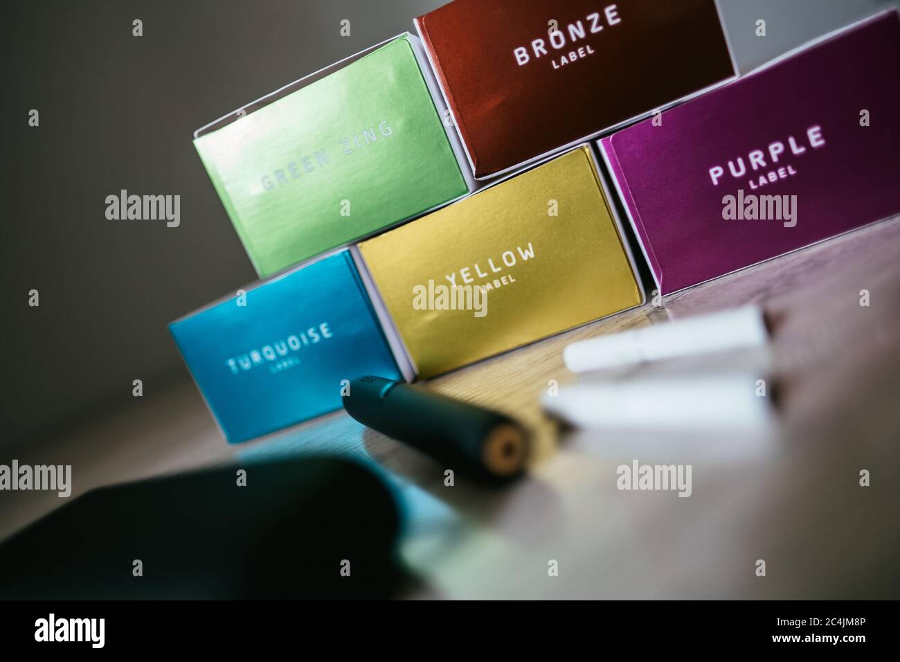 Heating tobacco system IQOS with heets sticks Stock Photo Alamy