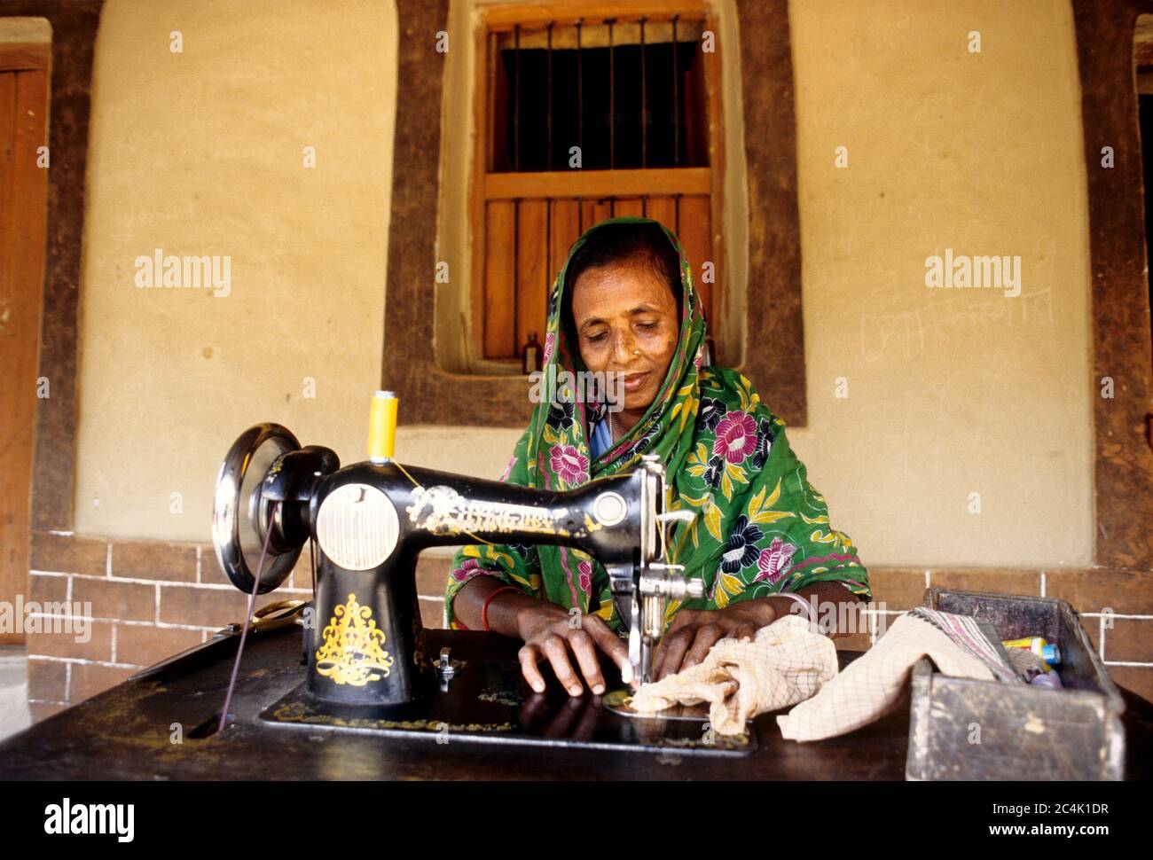 Process Training Rmg Sewing Machine Rmg industry hi-res stock photography and images - Alamy