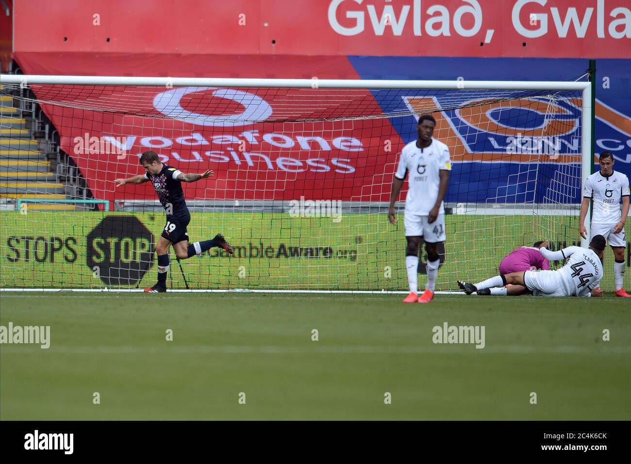 sky bet championship latest scores