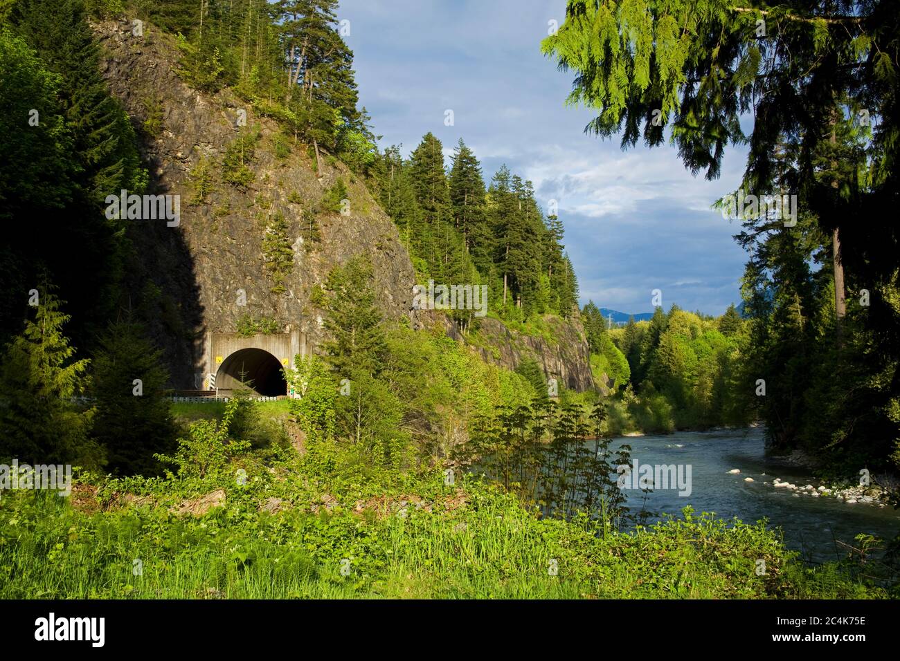 Skykomish River, Stevens Pass Scenic Highway, Washington State, USA