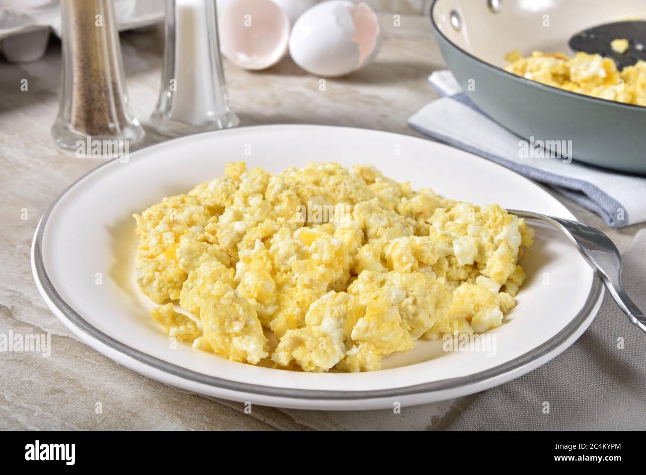 Serving plate scrambled eggs hi-res stock photography and images - Alamy