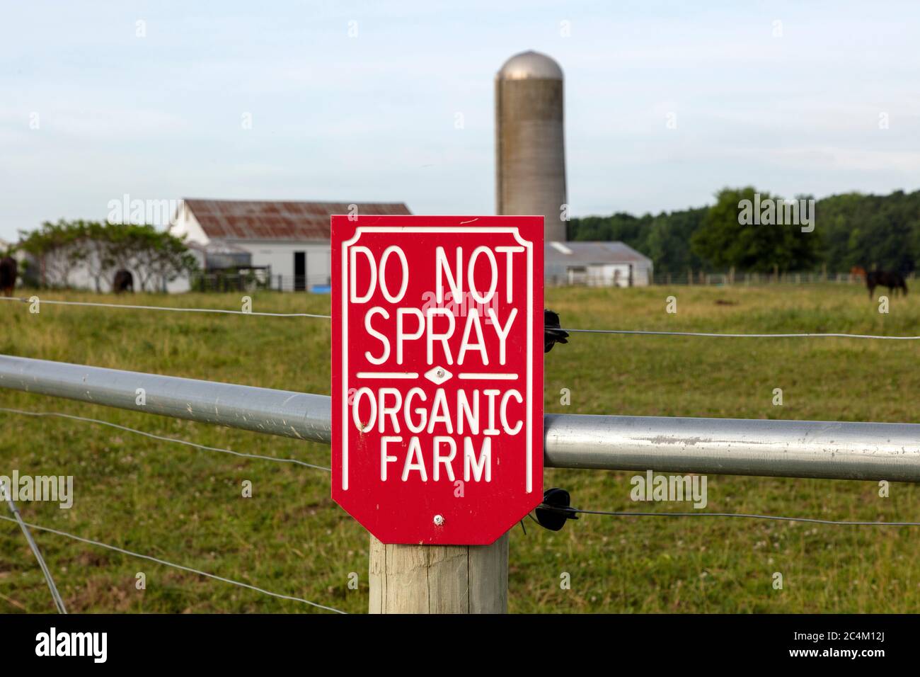 Do Not Spray sign, Organic farm, Amish, N. Indiana, USA, by James D