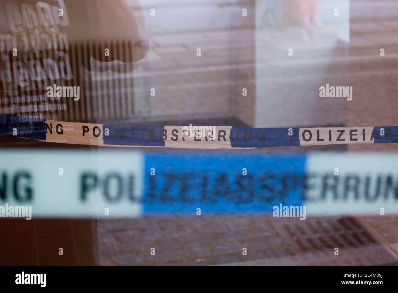 Symbolbild Polizei Absperrung Polizeiabsperrung Tatort Stock Photo