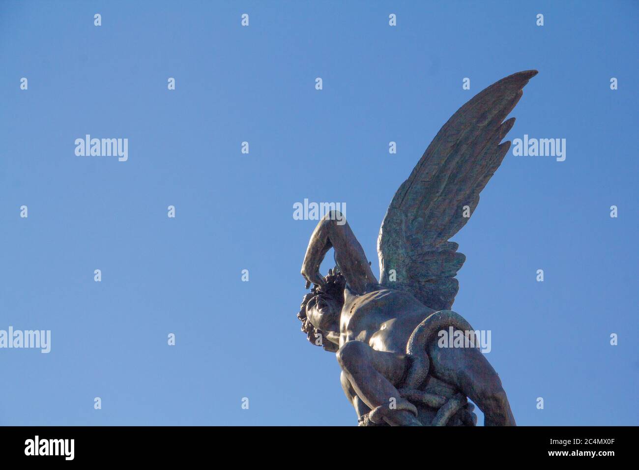 Fountain of the Fallen Angel statue in Retiro Park, Madrid, Spain Stock Photo