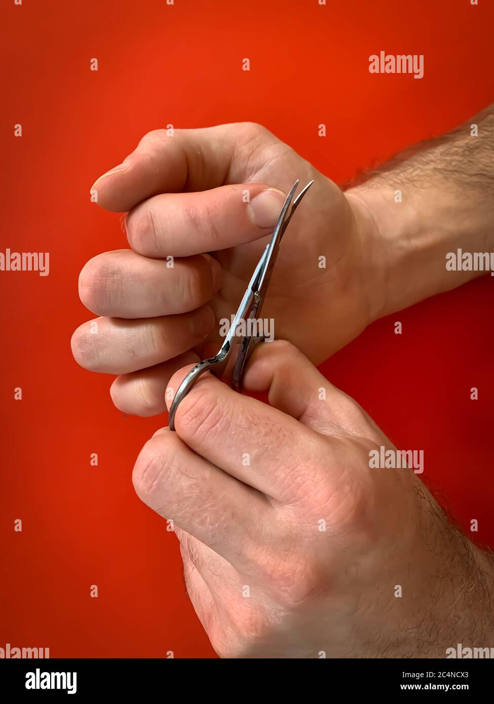 how to use nail scissors