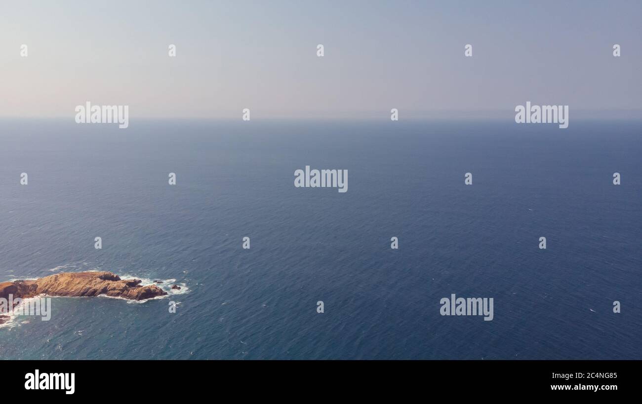 Aerial shot clear blue ocean hi-res stock photography and images - Alamy