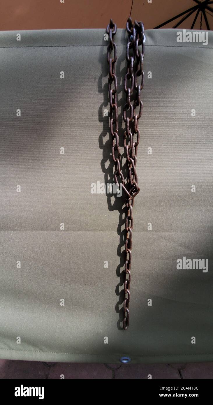 Broken chain slavery hires stock photography and images Alamy