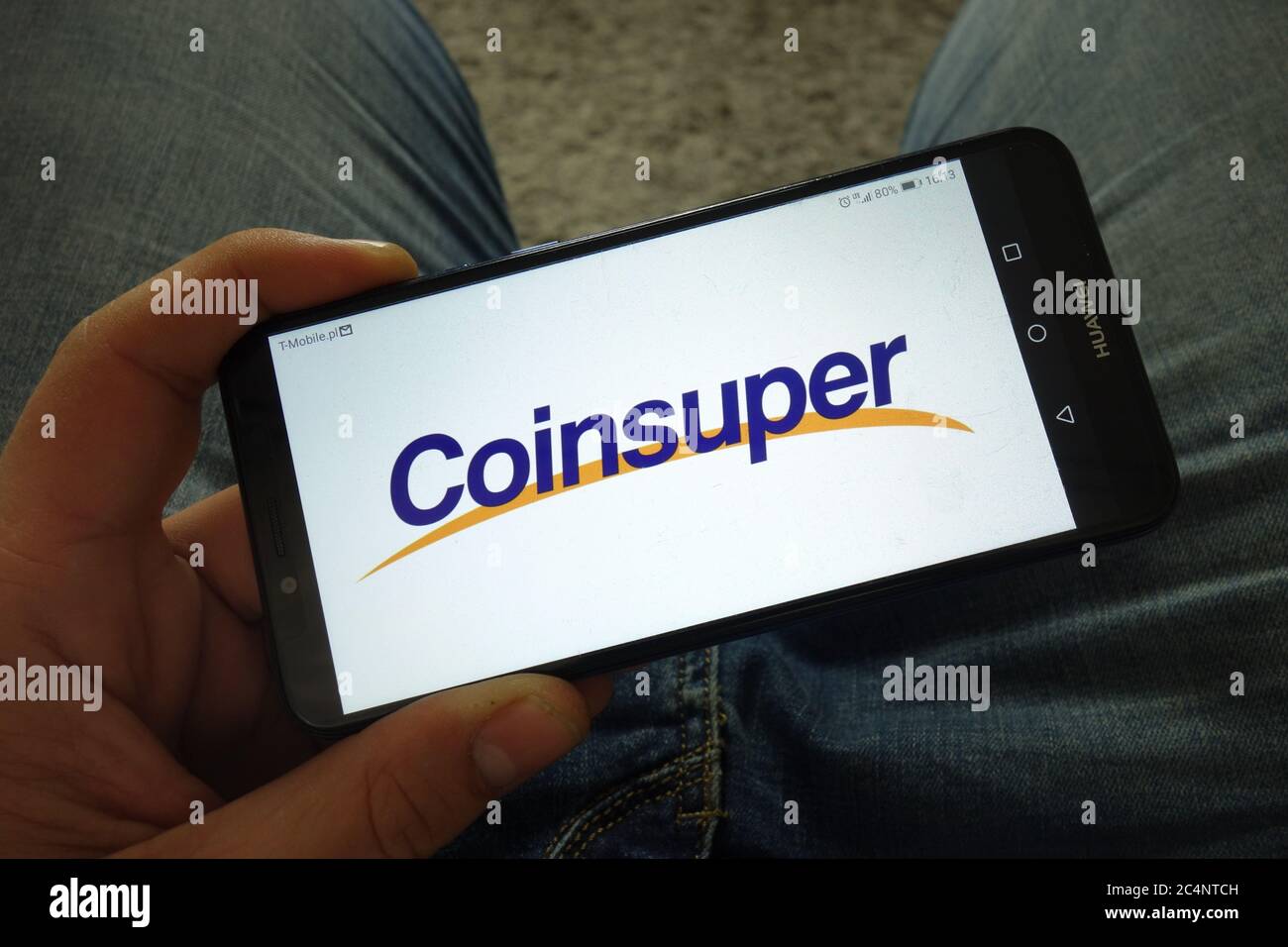 Crypto holding hi-res stock photography and images - Page 26 - Alamy