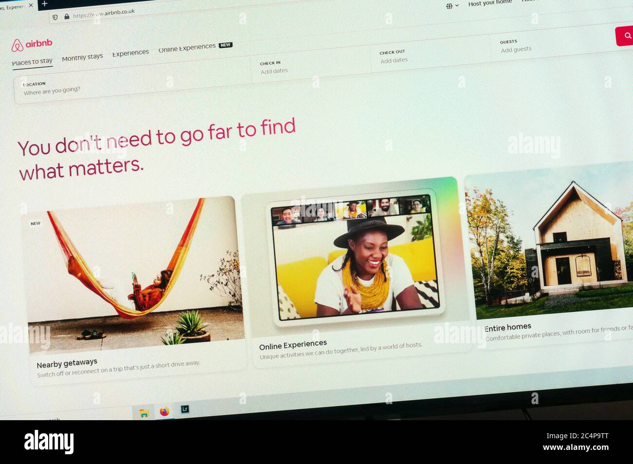 The home page of the airbnb web site which allows private individuals to offer short term lets of accommodation. Stock Photo