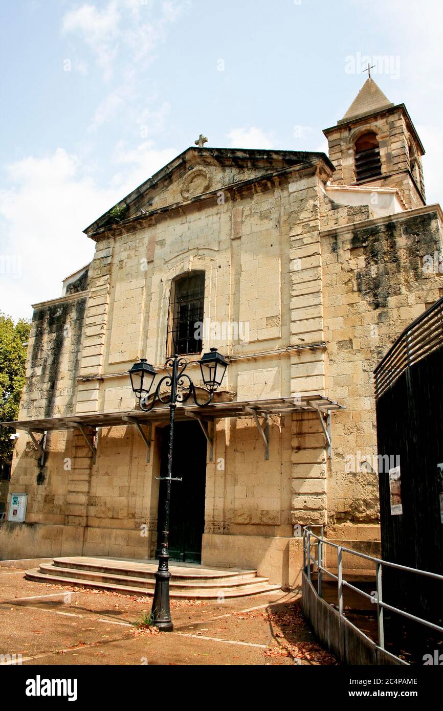 Saint-Laurent-d'Aigouze, Occitanie, France. Church of St. Laurence, on the Place de la Republique (Eglise de Saint Laurent). Stock Photo