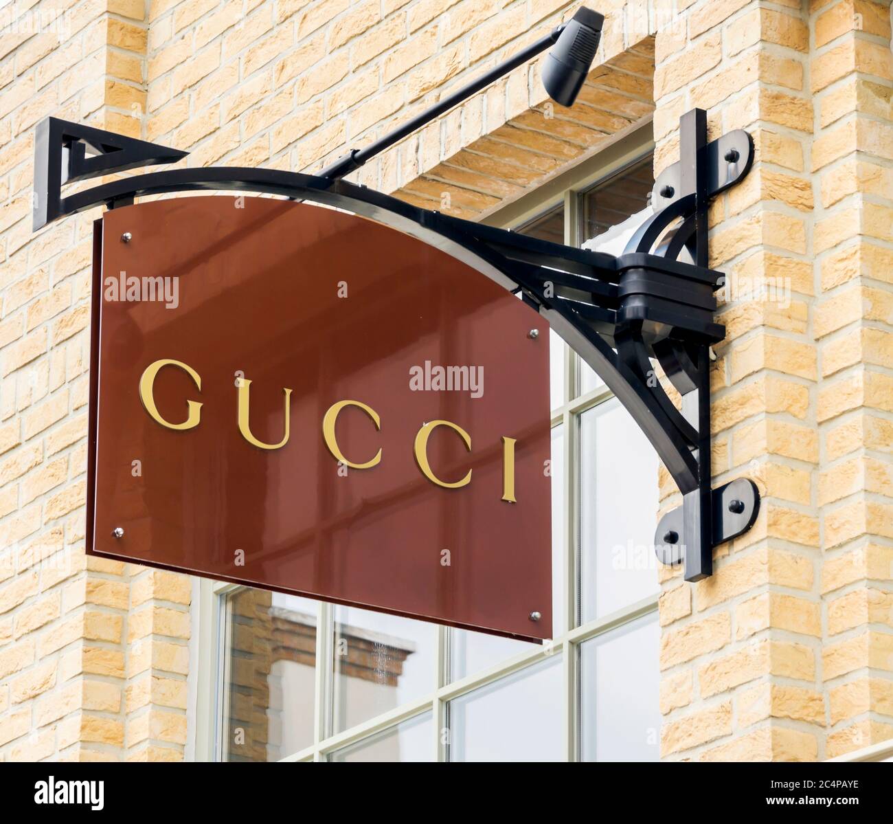 Portico Mechanics Faial Ingolstadt, Germany : Gucci store. Gucci, an Italian fashion and leather  goods brand, was founded by Guccio Gucci in Florence in 1921. Gucci has  about Stock Photo - Alamy