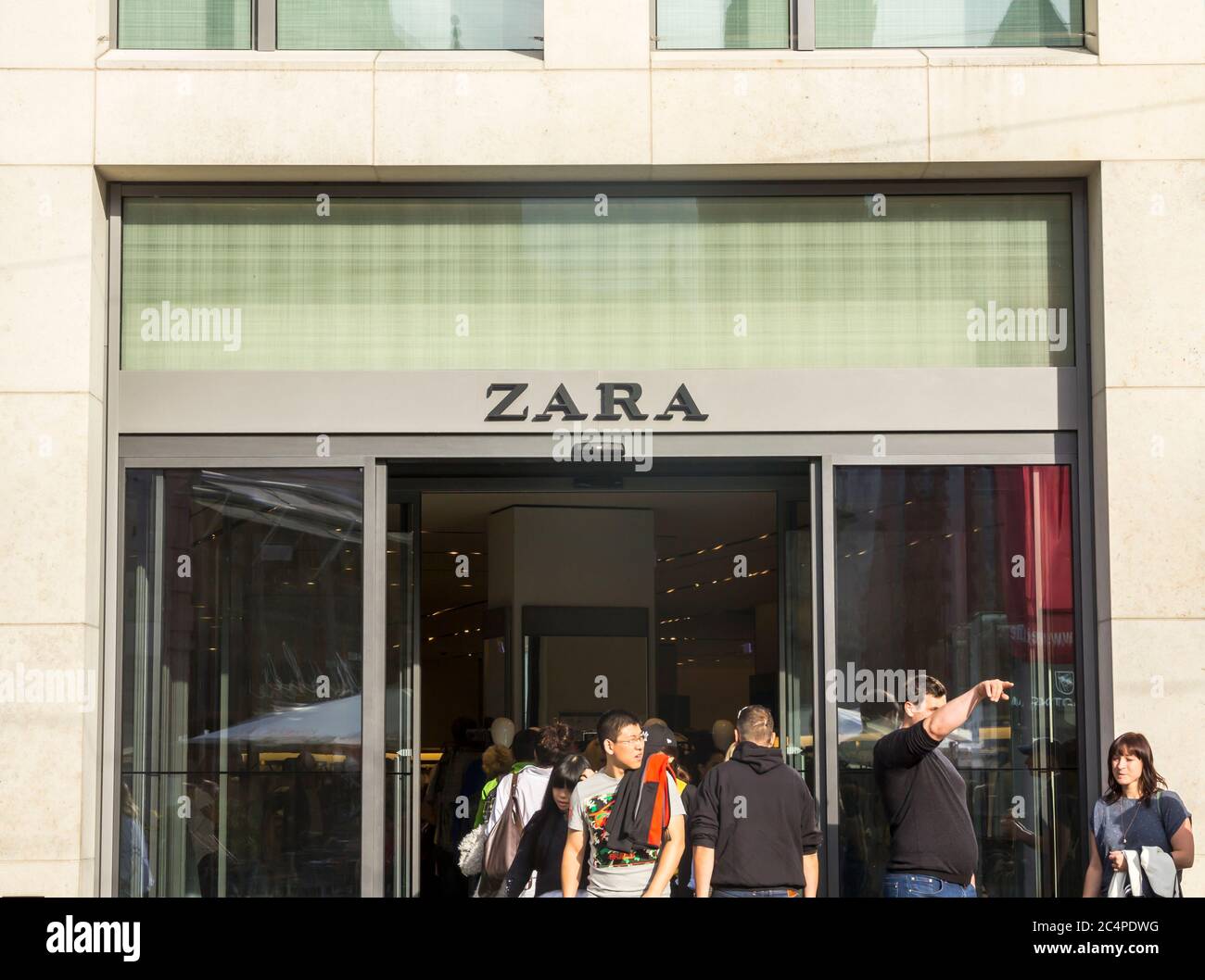 Wurzburg, Bayern, GERMANY: ZARA fashion store in Wurzburg. Zara is an  Spanish clothing and accessories retailer Stock Photo - Alamy