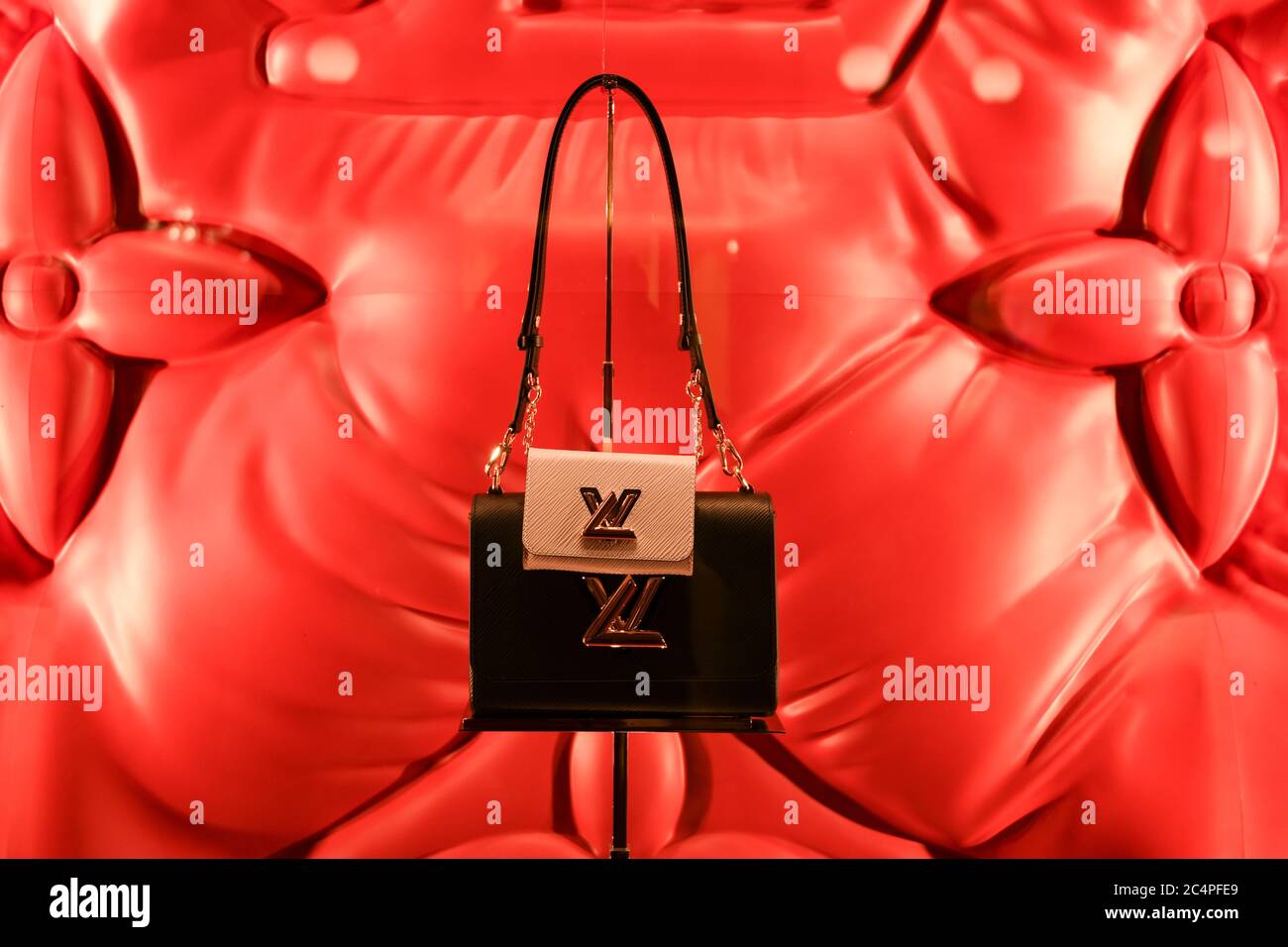 Milan Italy January 2020 Louis Vuitton Leather Purse Red Showcase – Stock  Editorial Photo © AGCreativeLab #387744012
