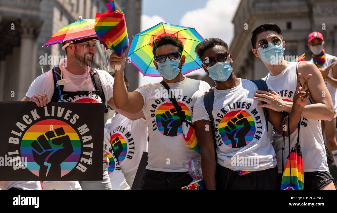 New York, New York, USA. 28th June, 2020. New York, New York, U.S.: while the Pride march is canceled this year due to the Coronavirus outbreak, people attend the Queer Liberation March in support for Black Lives Matter and against police brutality at Foley Square. Credit: Corine Sciboz/ZUMA Wire/Alamy Live News Stock Photo
