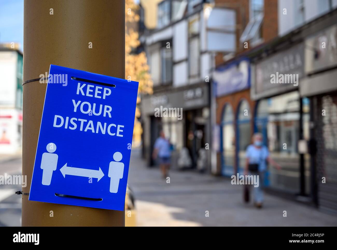 Keep your distance sign in Bromley High Street during the coronavirus ...