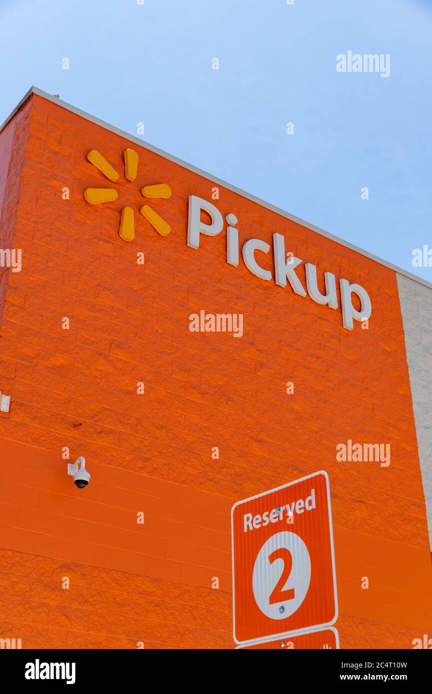 Exterior walmart pickup sign hires stock photography and images Alamy
