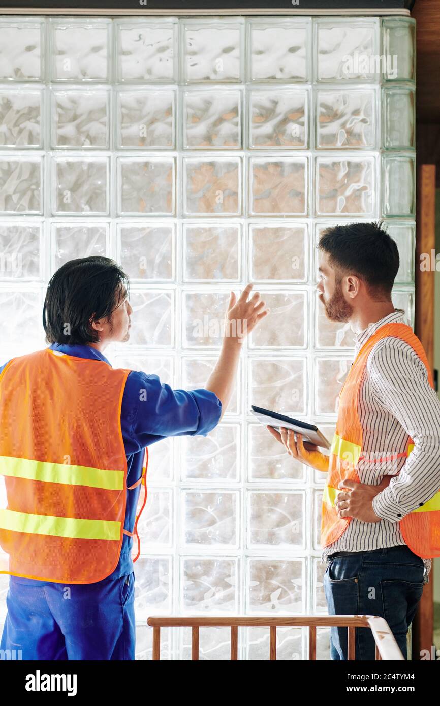 Glass engineer hi-res stock photography and images - Alamy
