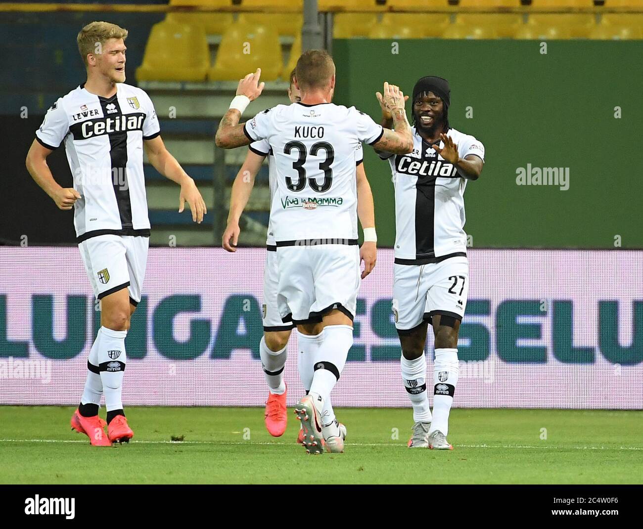Parma, Italy. 28th June, 2020. Parma's Gervinho (R) celebrates his goal with his teammates during a Serie A match between Parma and Inter Milan in Parma, Italy, June 28, 2020. Credit: Alberto Lingria/Xinhua/Alamy Live News Stock Photo