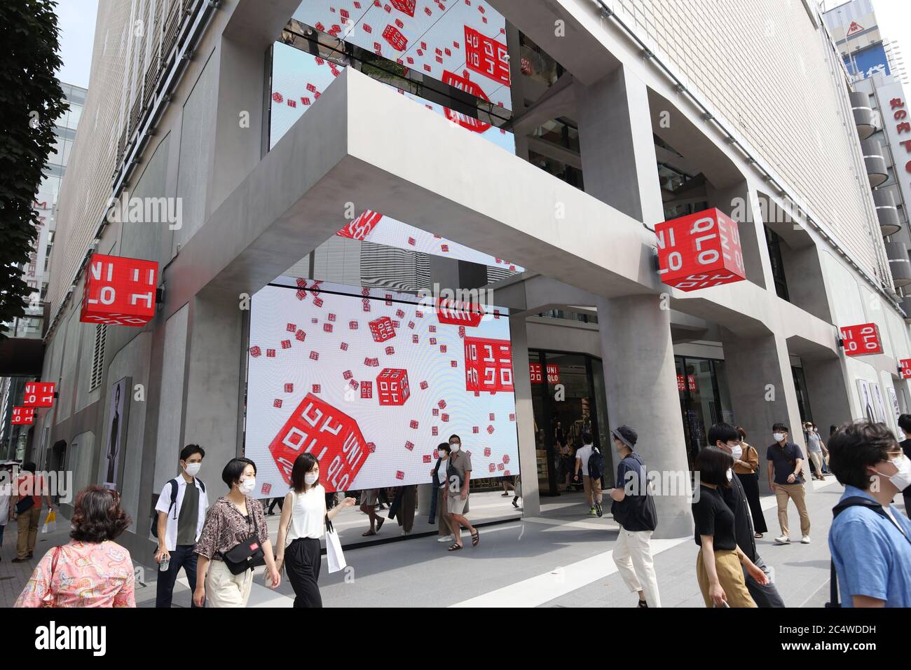 Uniqlo tokyo hi-res stock photography and images - Page 2 - Alamy