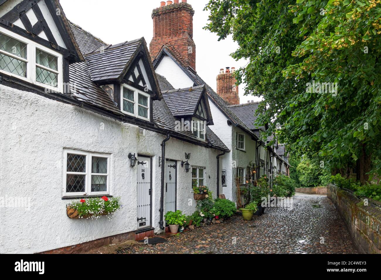 16th century grade 11 listed homes in the village of great budworth in cheshire, england Stock Photo