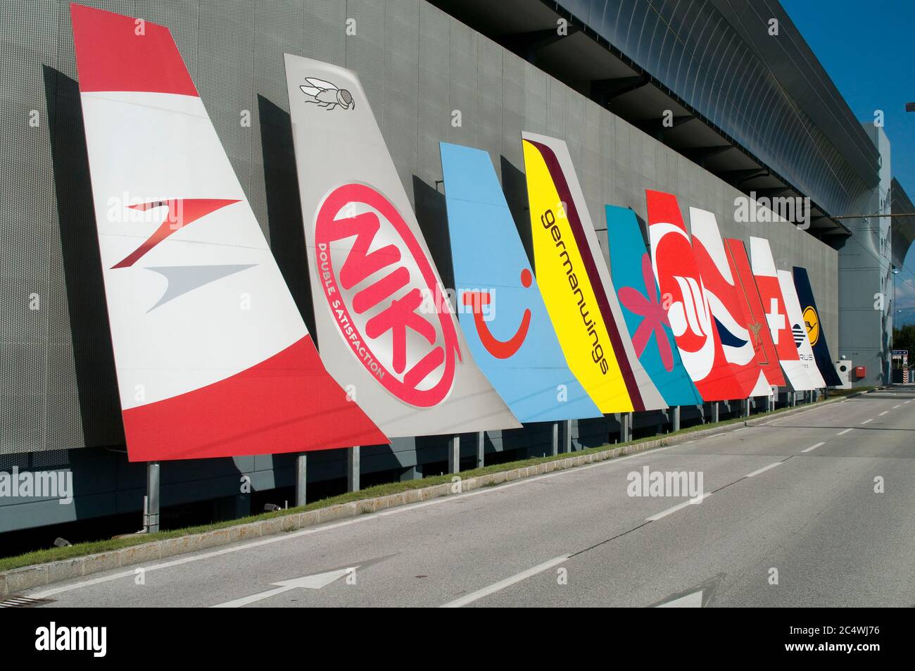 Aircraft tail fins hi-res stock photography and images - Alamy