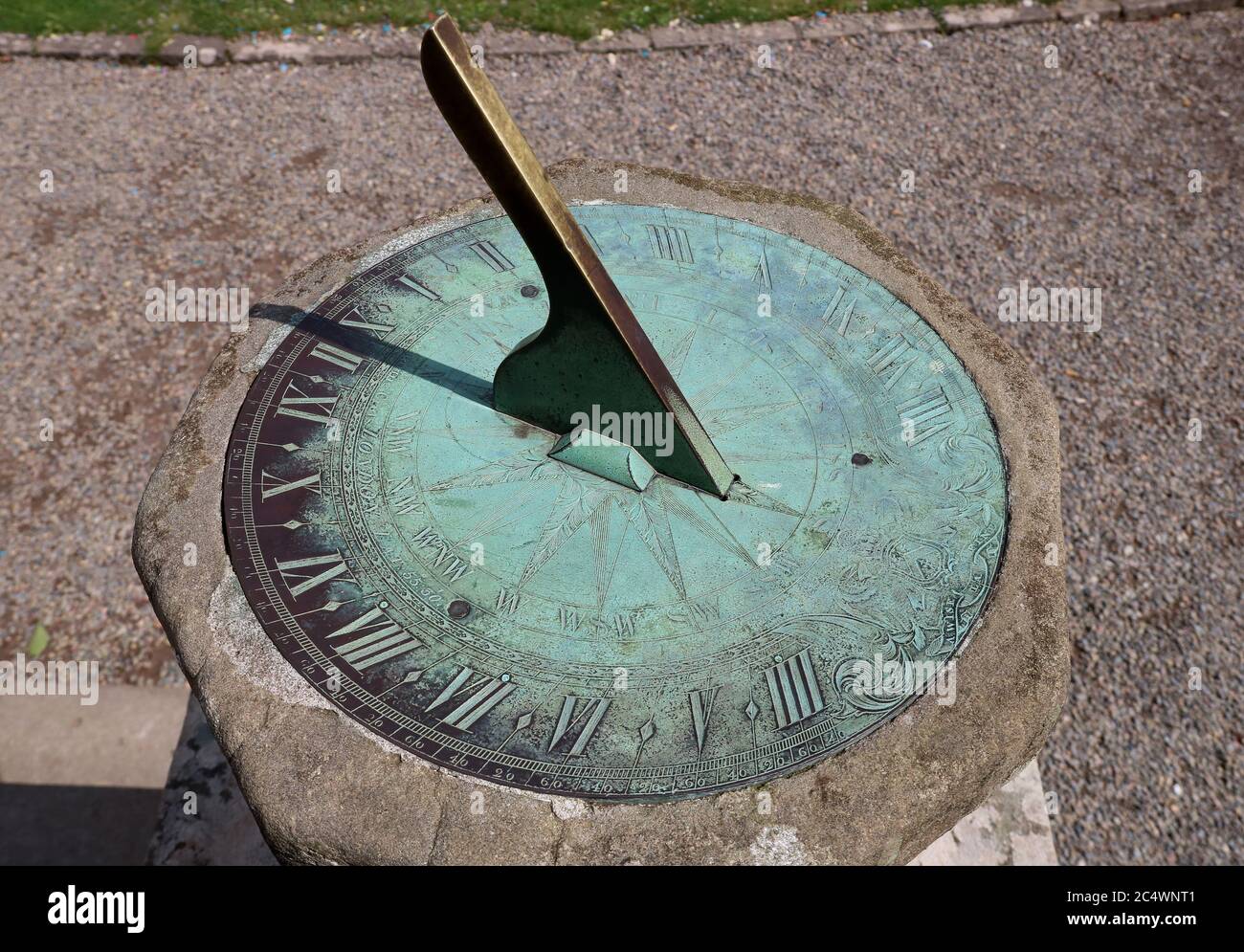 Ancient sundial hires stock photography and images Alamy