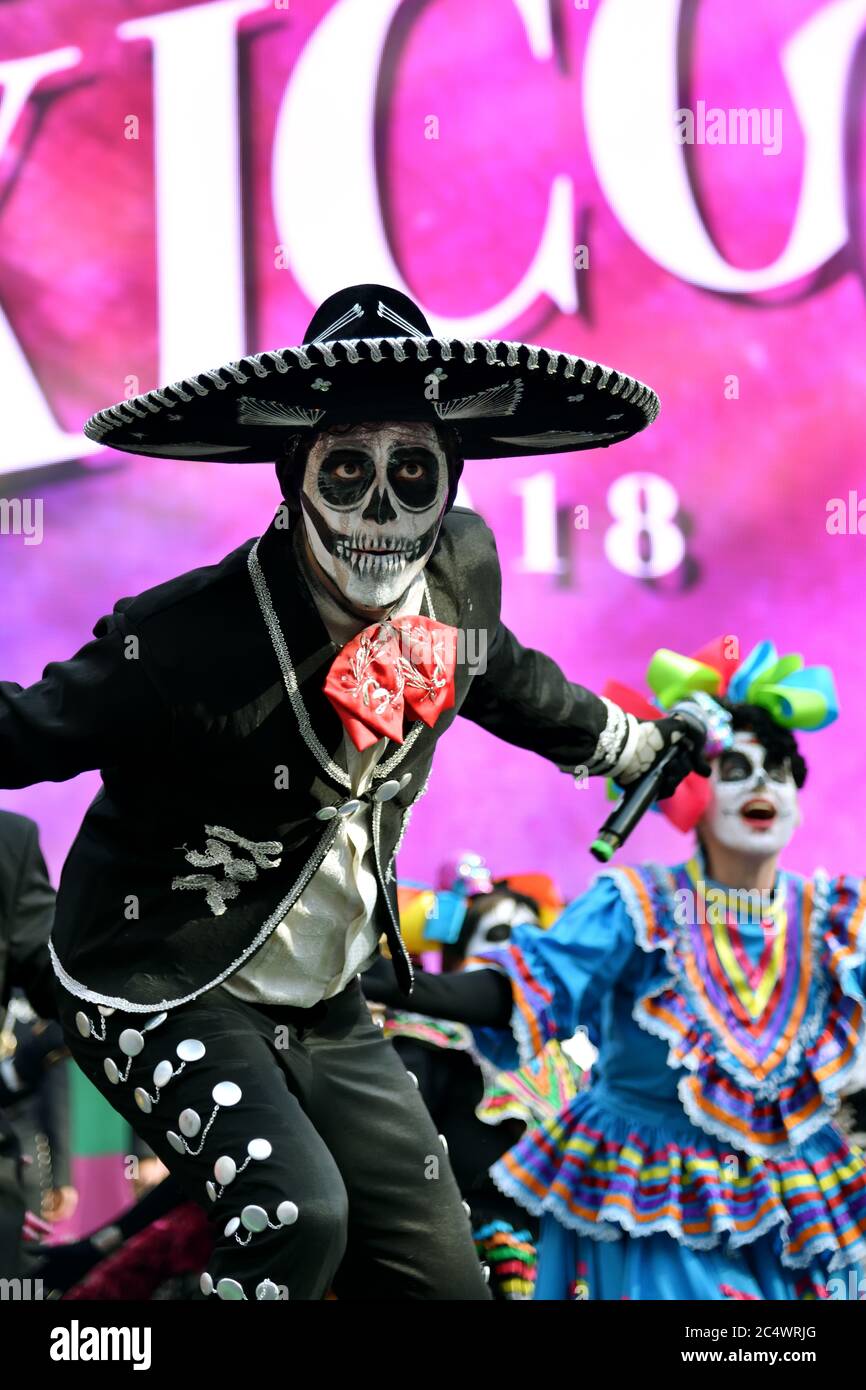https://c8.alamy.com/comp/2C4WRJG/moscow-russia-june-29-2018-man-in-hat-with-sugar-skull-makeup-during-dia-de-los-muertos-mexican-carnival-day-of-the-dead-2C4WRJG.jpg