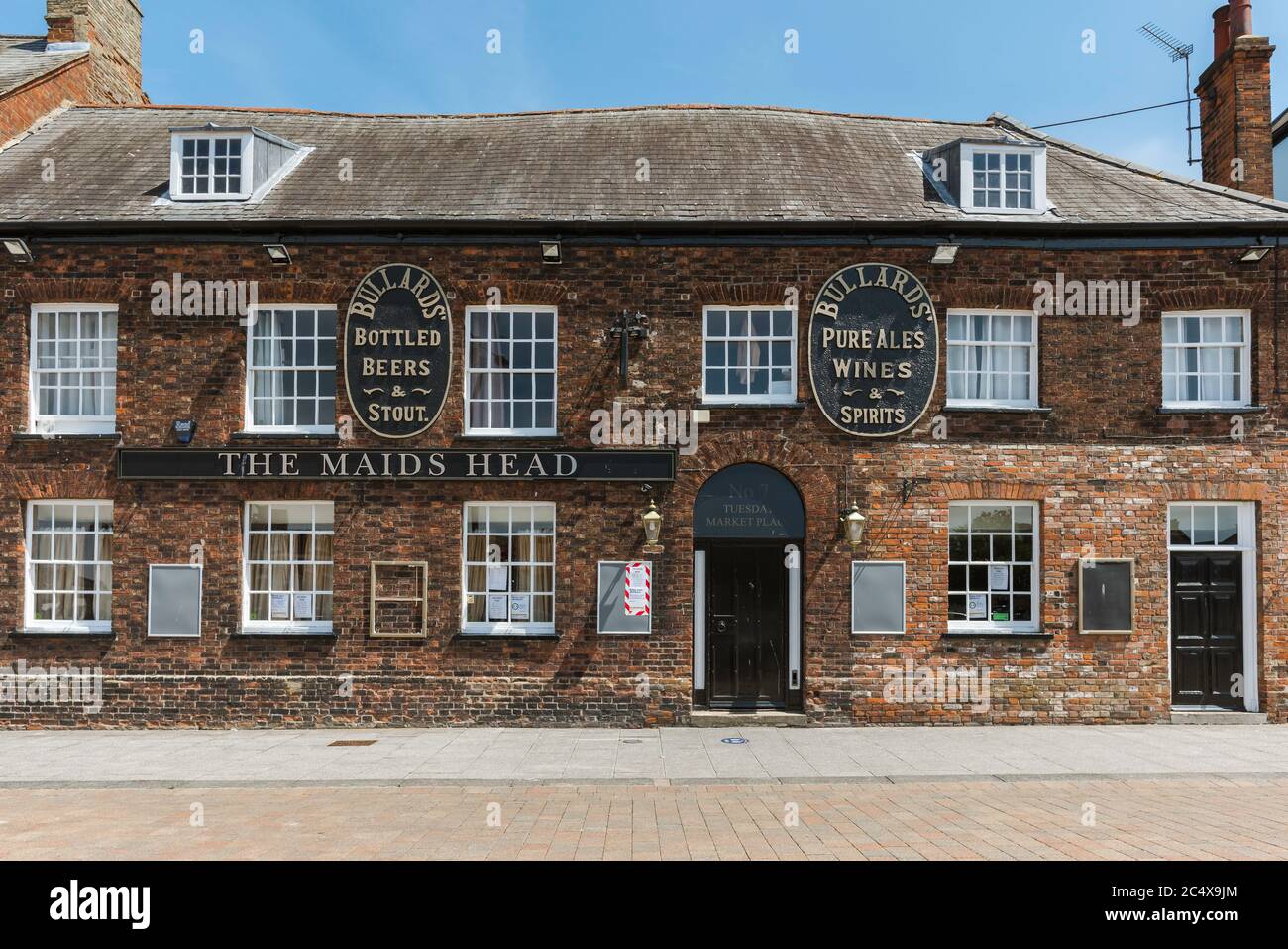 Maids Head pub, view of the historic Maid's Head pub sited in Tuesday Market Place in King's Lynn, Norfolk, England, UK Stock Photo