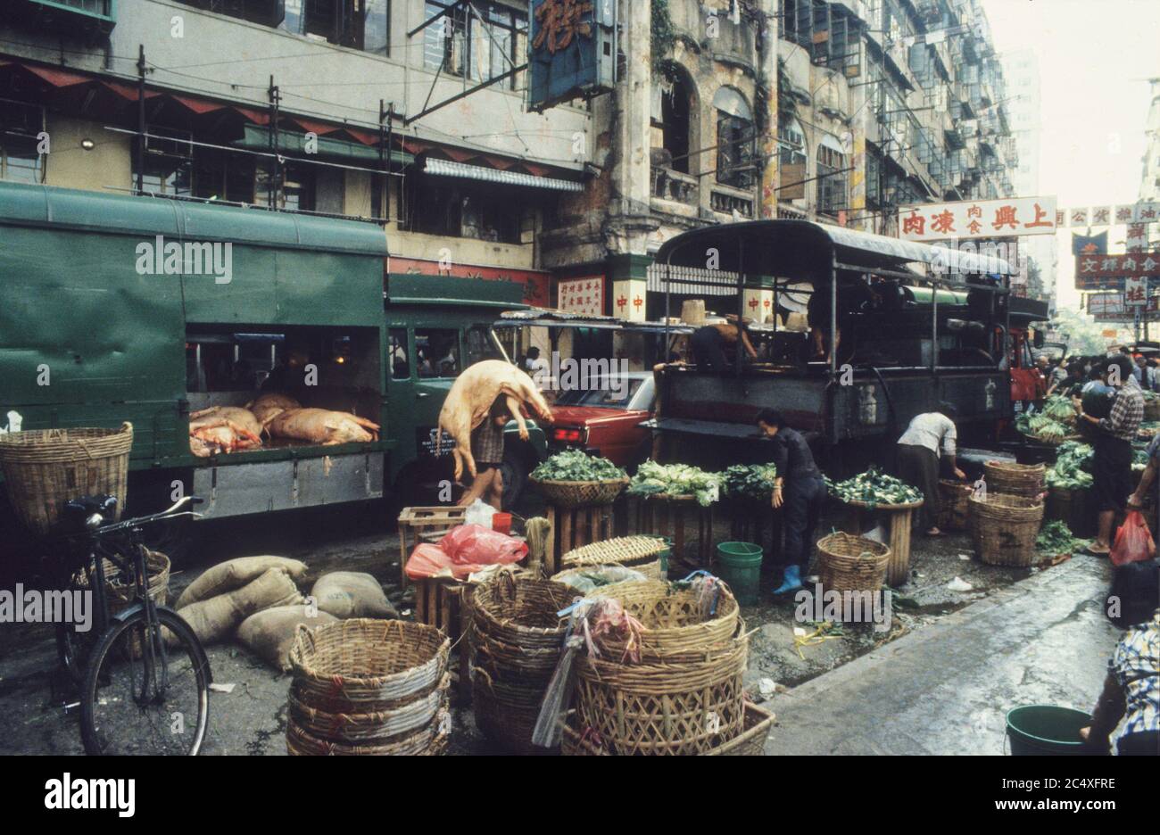HONGKONG delivery of pigs to the meat market in Hong Kong Stock Photo