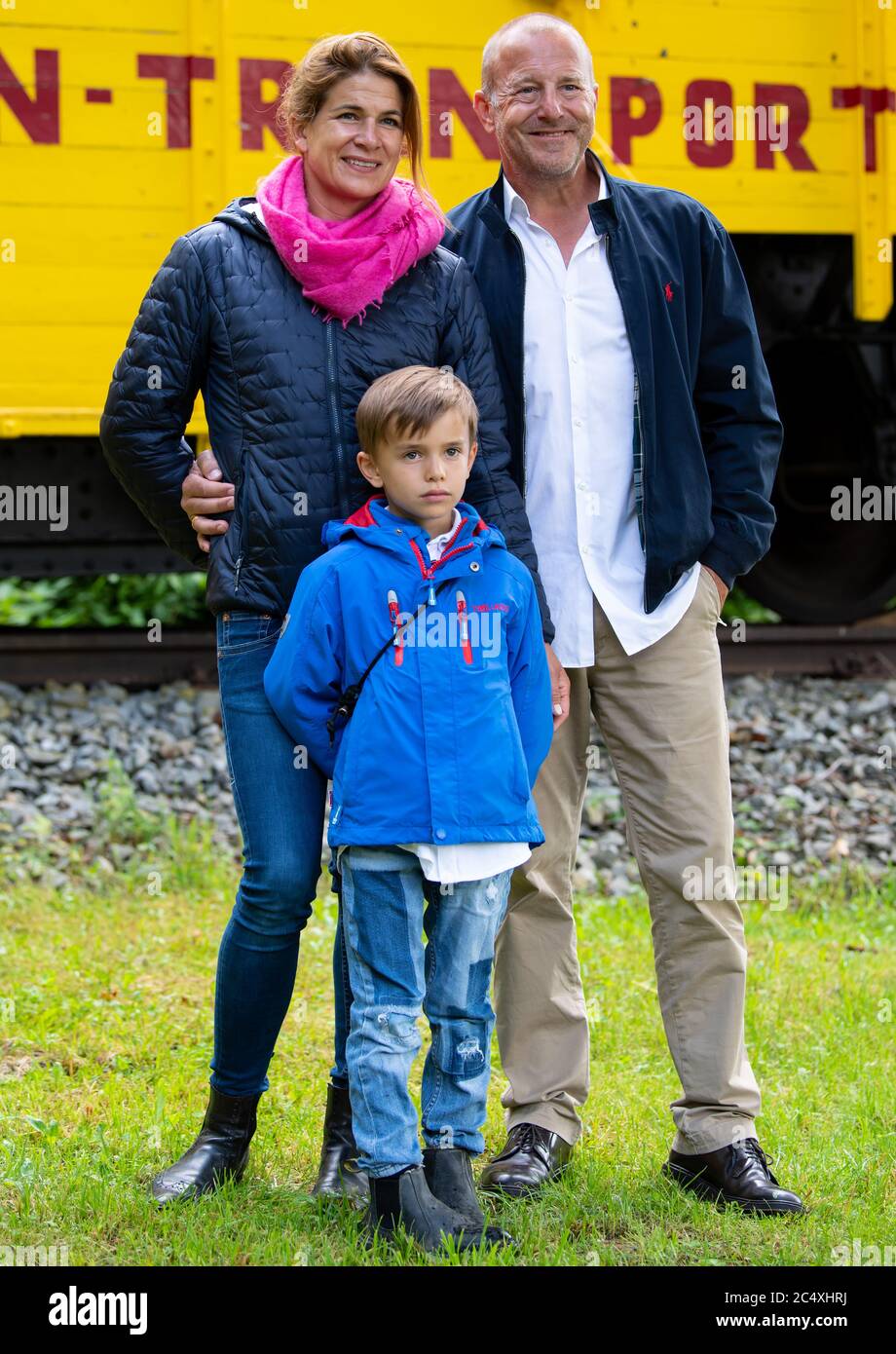 29 June 2020, Bavaria, Weßling: Heino Ferch, actor, with his wife Marie-Jeanette and son Gustav, recorded at a press event at Circus Krone Farm. Photo: Sven Hoppe/dpa Stock Photo