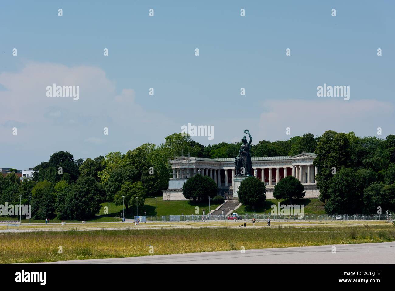 Statue der Bavaria auf der leeren Theresienwiese in München, ohne Oktoberfest, Corona, 2020 Stock Photo