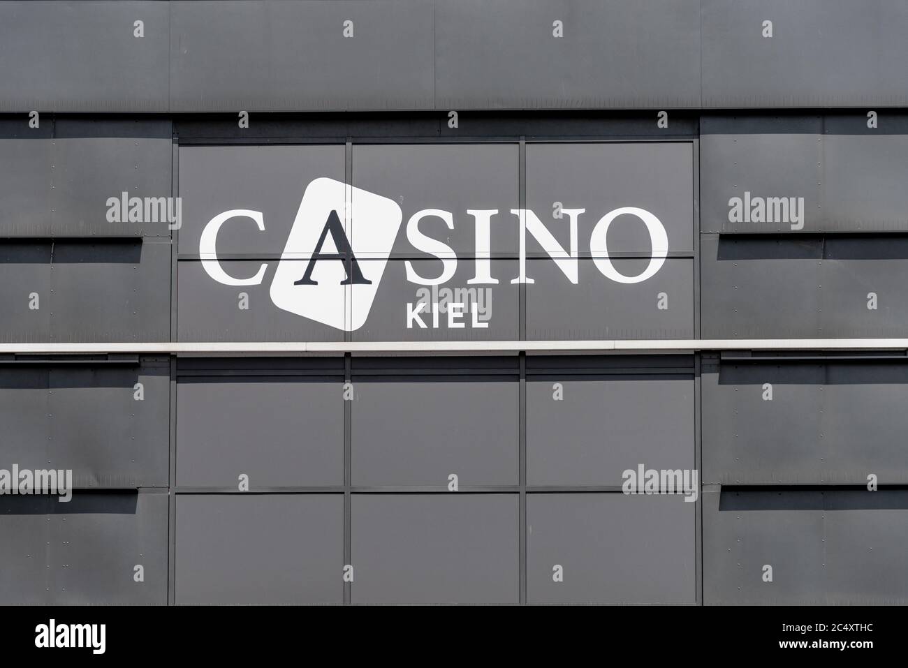Werbebanner an der Fassade der Spielbank in Kiel Stock Photo