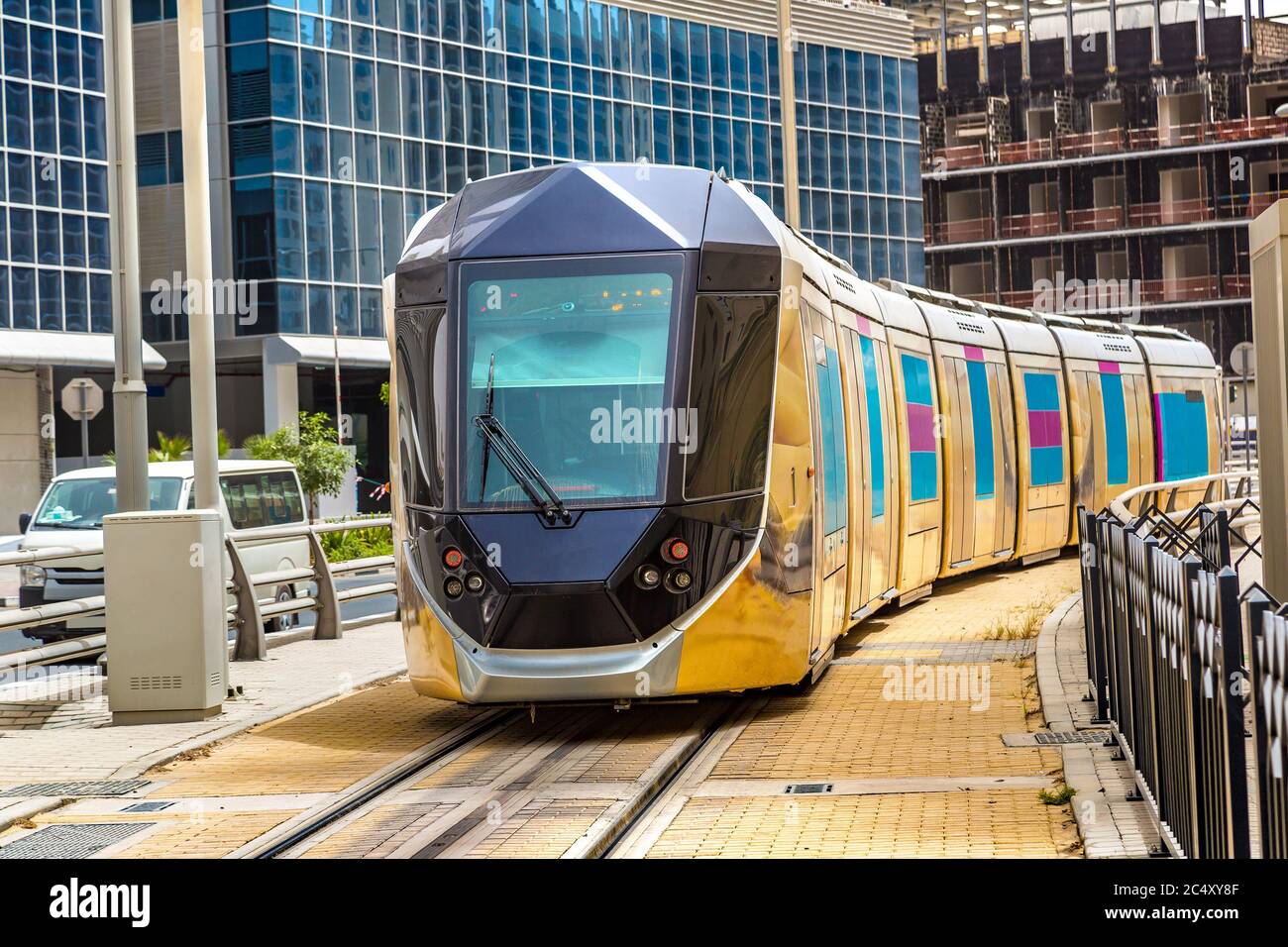 new-modern-tram-in-dubai-united-arab-emirates-stock-photo-alamy