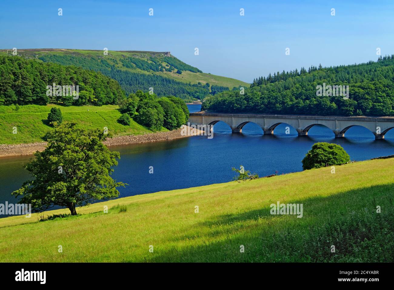 UK,Derbyshire,Peak District,Ladybower Reservoir looking towards Ashopton Viaduct & Bamford Edge Stock Photo