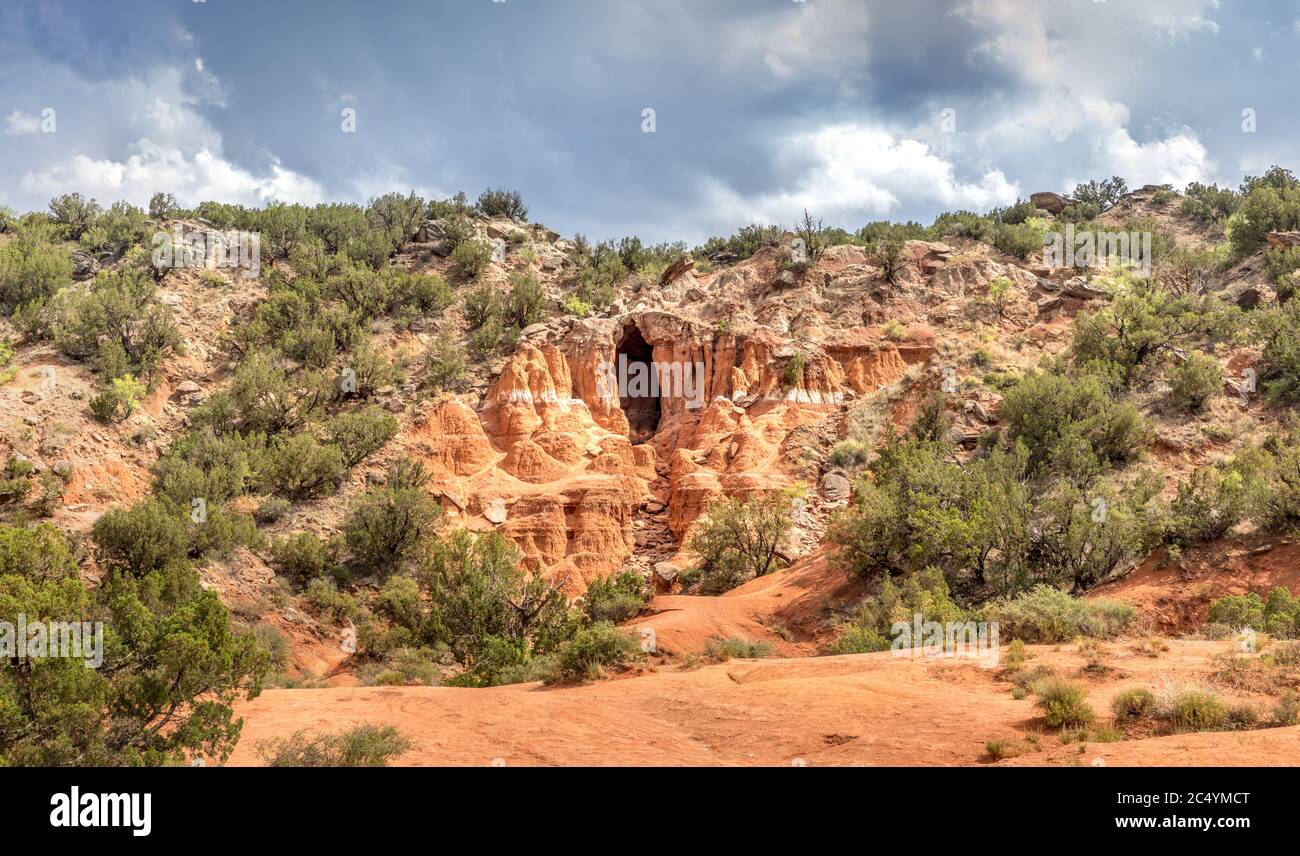 The Big Cave, Palo Duro Canyon State Park Stock Photo - Alamy