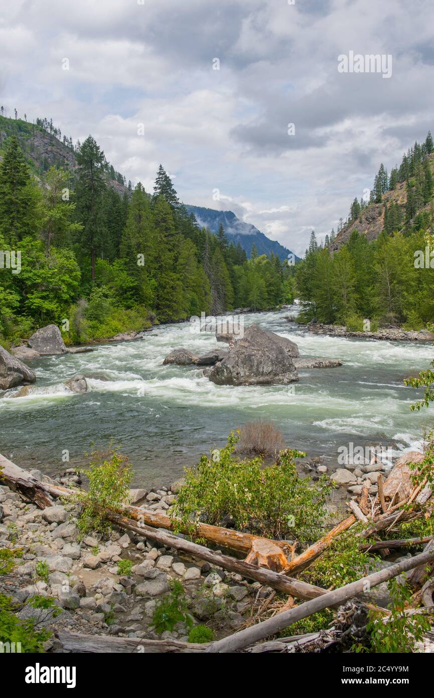 View of the Wenatchee River from the Old Pipeline Bed Trail near Leavenworth in eastern Washington State, USA. Stock Photo