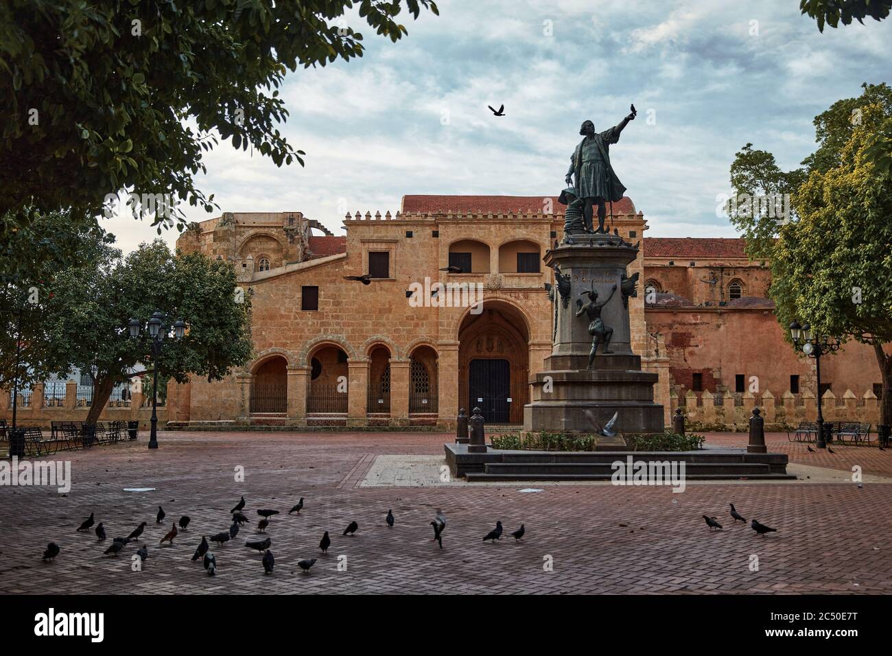 Columbus Statue and Cathedral, Parque Colon, Santo Domingo, Caribbean