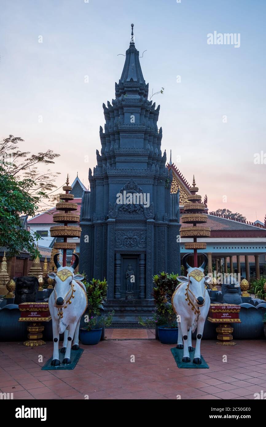 Horses and Stupa, Wat Preah Prom Rath, Siem Reap, Cambodia Stock Photo