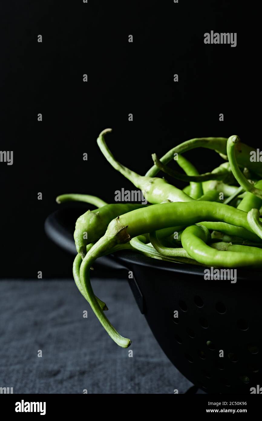 Hot cut green chillies hi-res stock photography and images - Alamy