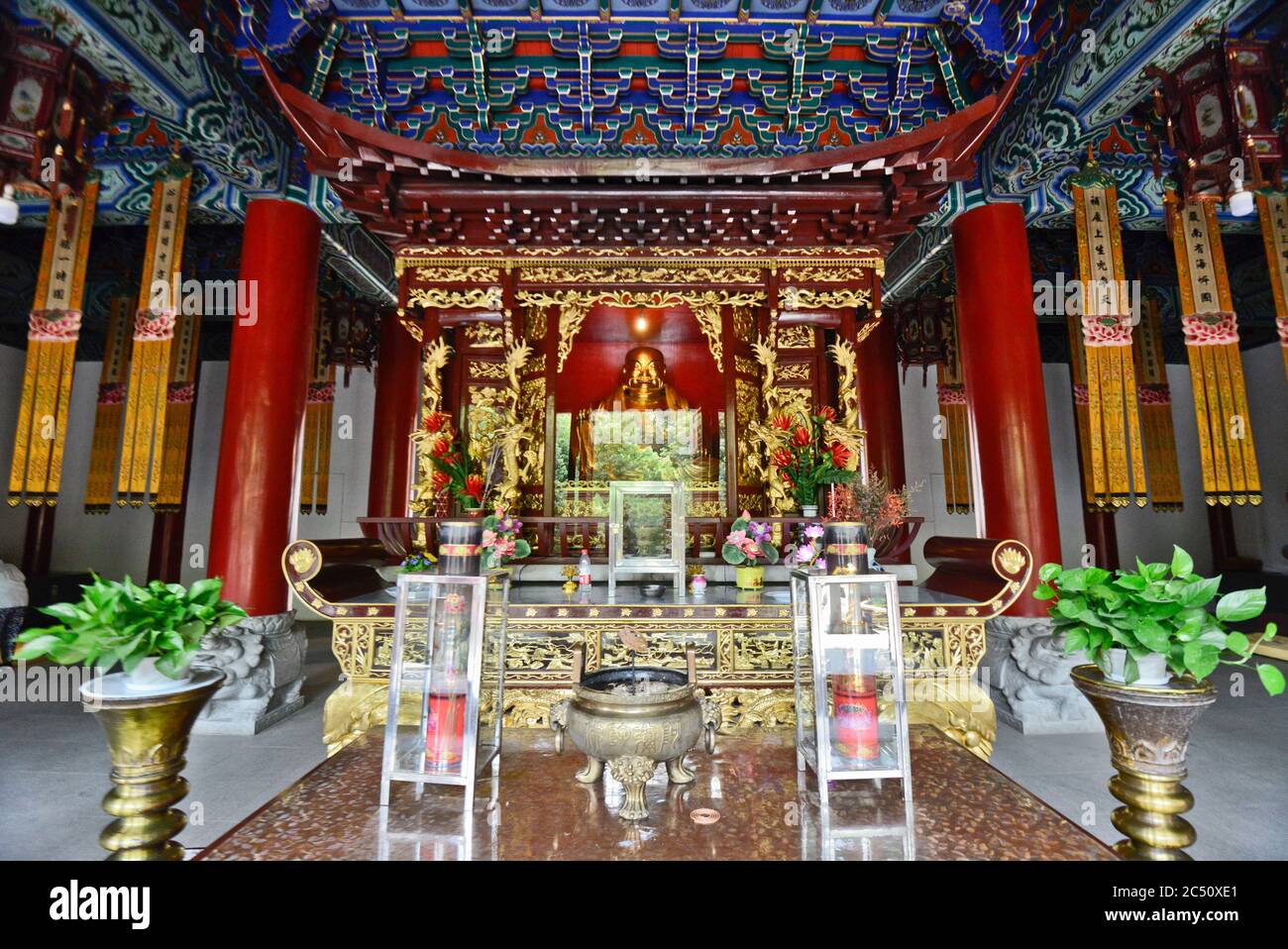 Baotong Temple: The Main Shrine Hall. Wuhan, China Stock Photo
