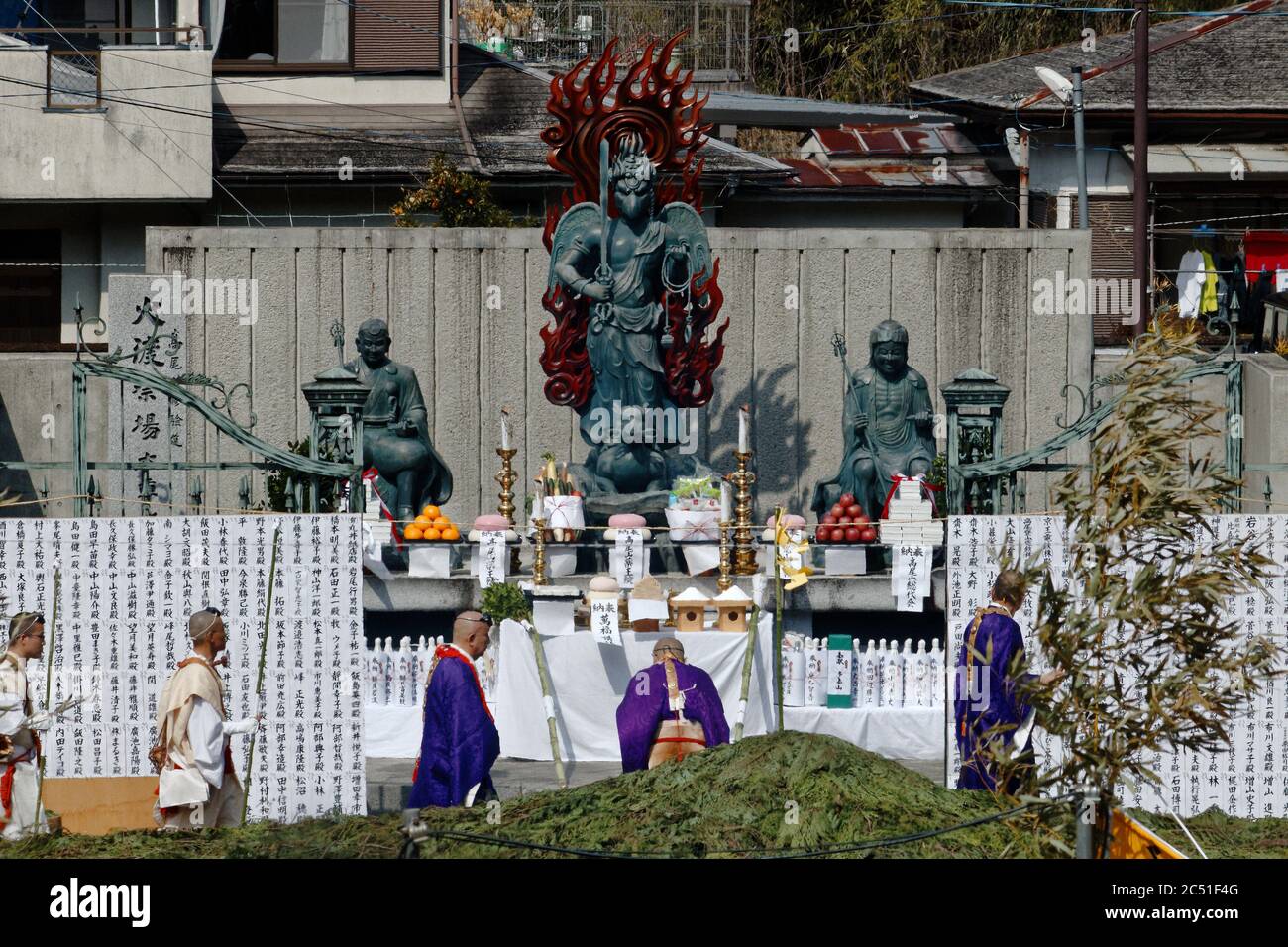 Fire Walking Ritual Hi Res Stock Photography And Images Alamy Fire Walking Ritual Hi Res Stock Photography And Images Alamy