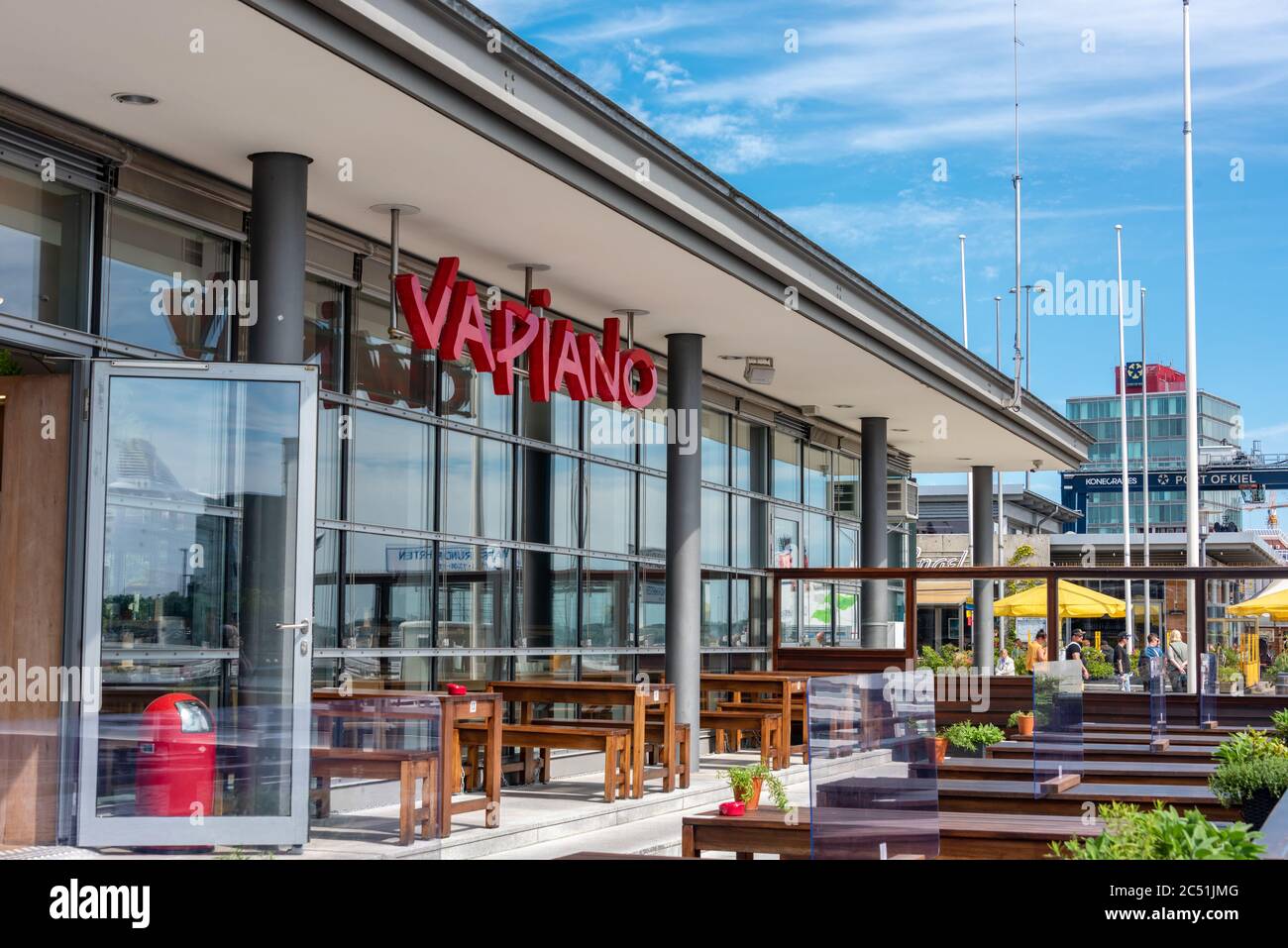 Schriftzug Vapiano der Restaurantkette gleichen Namens im Hafen von Kiel Stock Photo