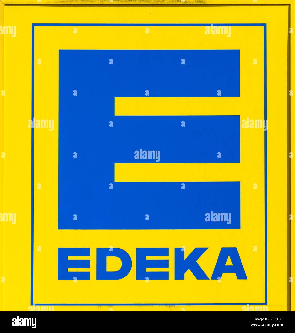 Die Edeka-Gruppe ist ein genossenschaftlich organisierter kooperativer Unternehmensverbund im deutschen Einzelhandel Stock Photo