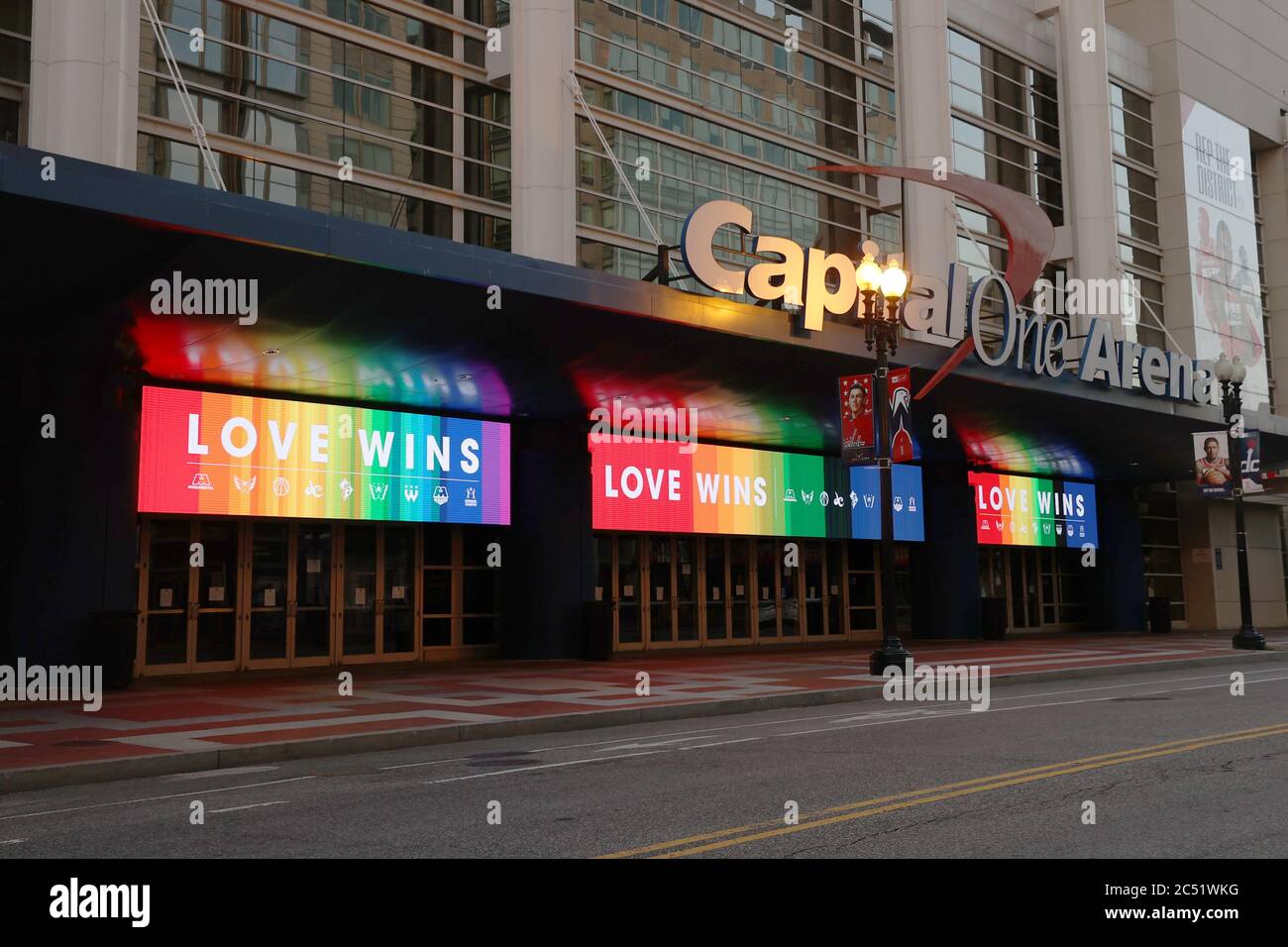 Capital one arena exterior washington hi-res stock photography and ...