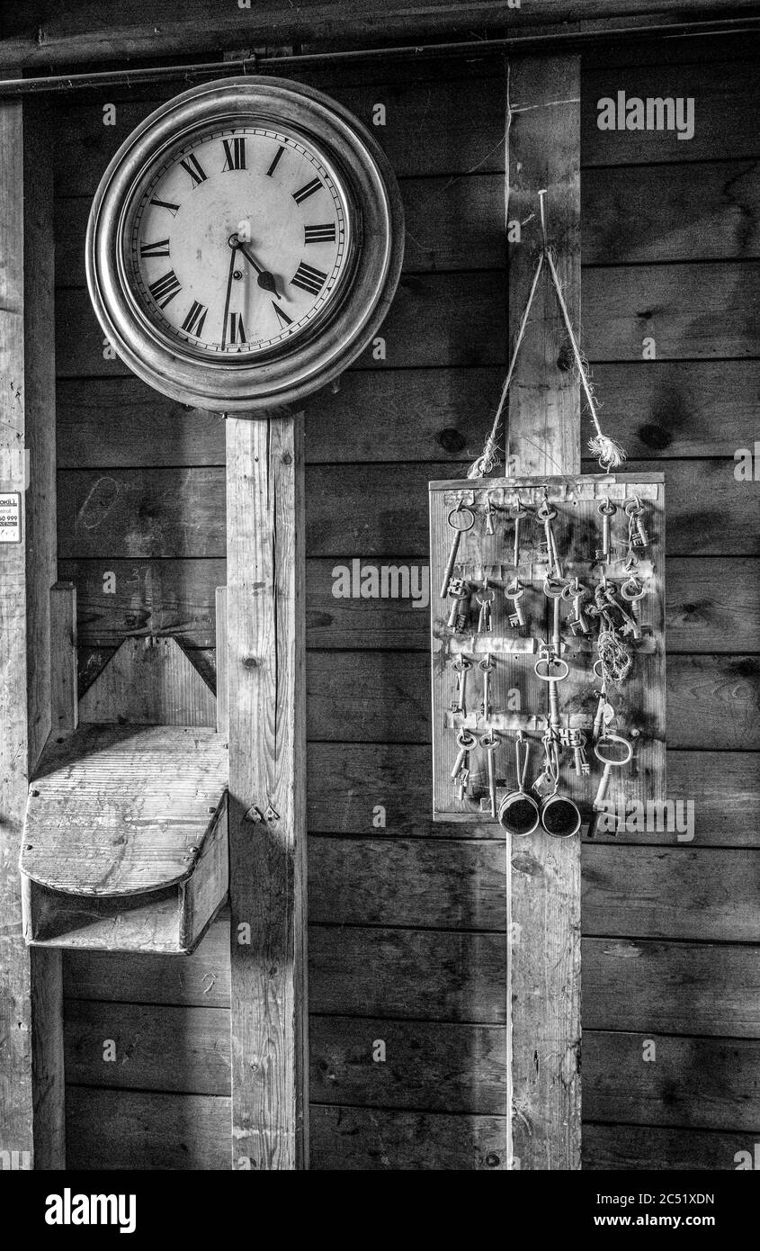 Clocking in hires stock photography and images Alamy