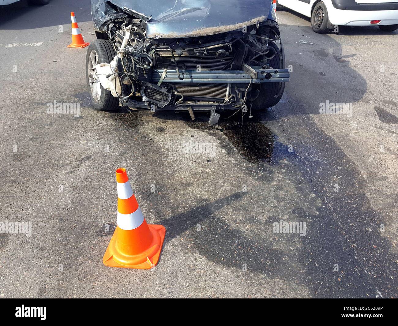 Collide crush hires stock photography and images Alamy