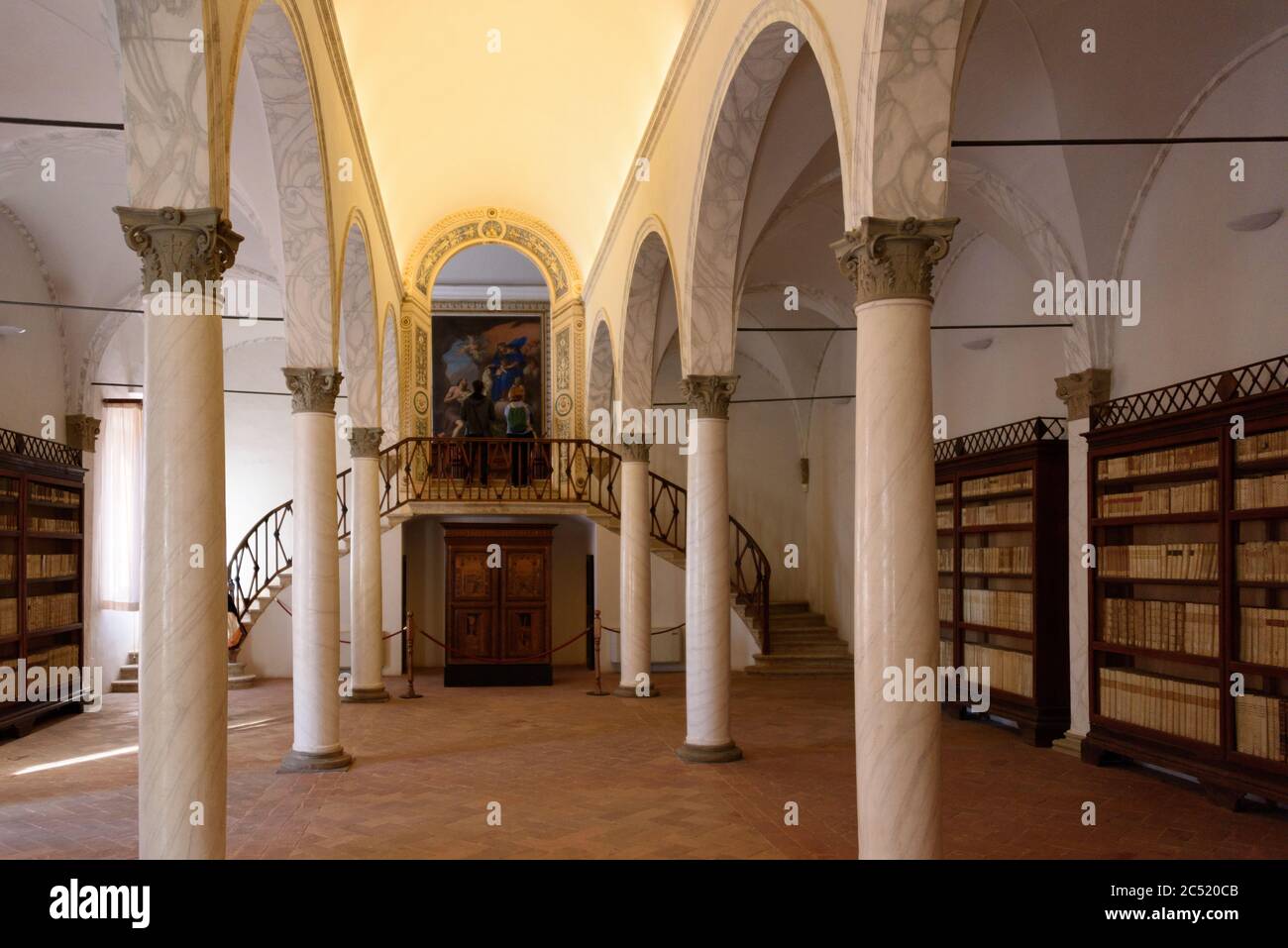 Auf dem Gelände des Klosters Abbazia di Monte Oliveto Maggiore. Die Abtei liegt in Chiusure bei Asciano auf einem Hügelrücken in der Landschaft Crete Stock Photo