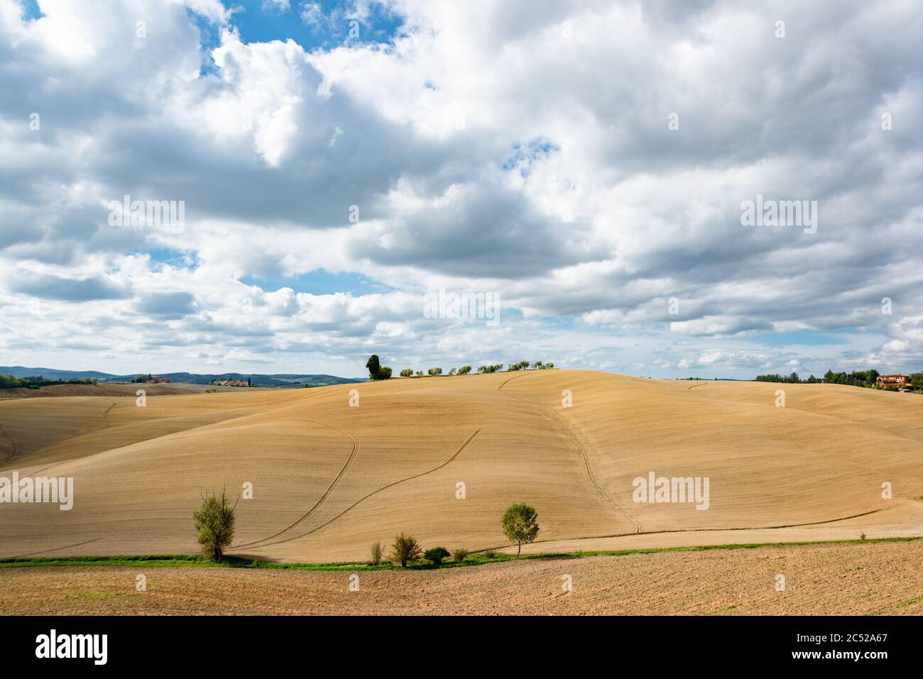 Landschaft abgeerntetes Getreidefelder in der Crete senesi Stock Photo