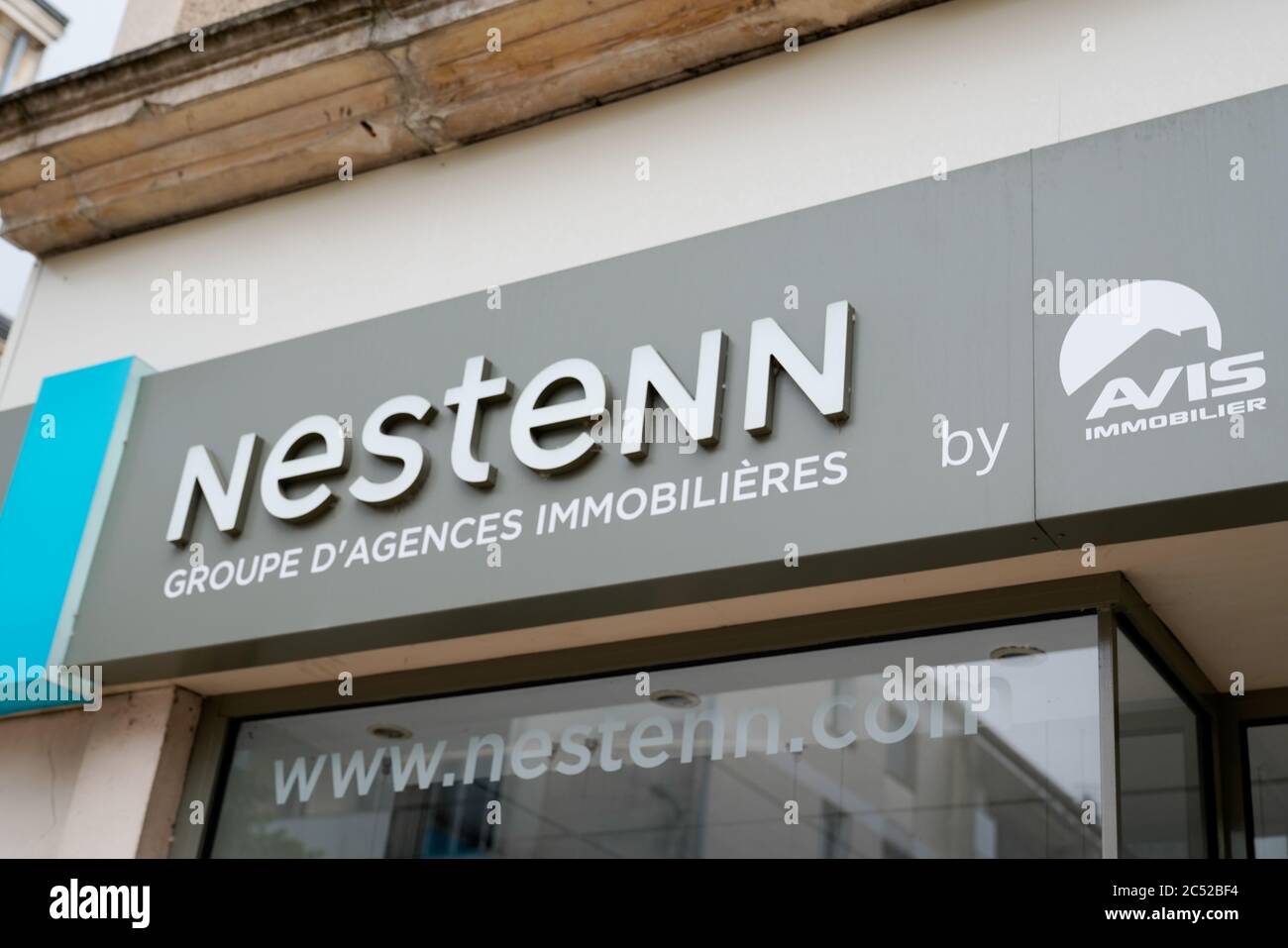 Bordeaux , Aquitaine / France 06 20 2020 nestenn logo sign of real